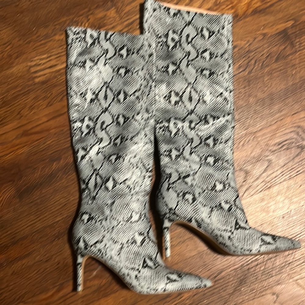 Steve Madden snake skin boots blue synthetic leather man made outsole